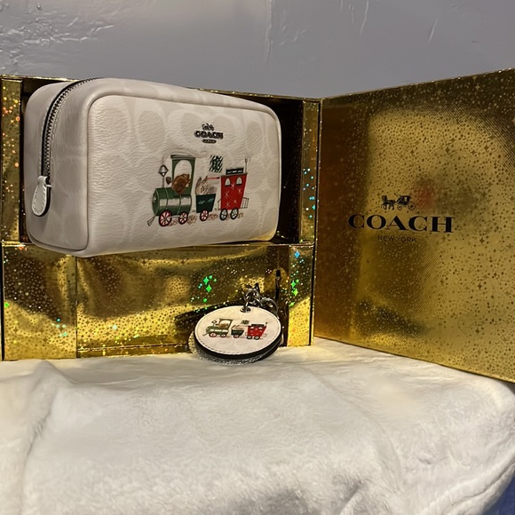 Coach Toy Train Cosmetic Bag with mirror. White - Picture 2 of 4